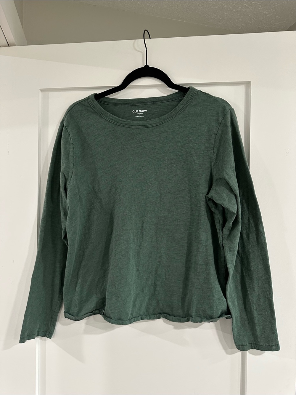 Old Navy Everyday Long-Sleeve Crew Tee